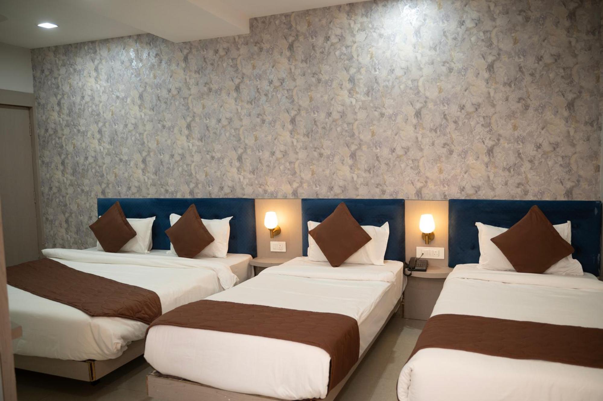 Hotel Manaal Akolia Exterior photo