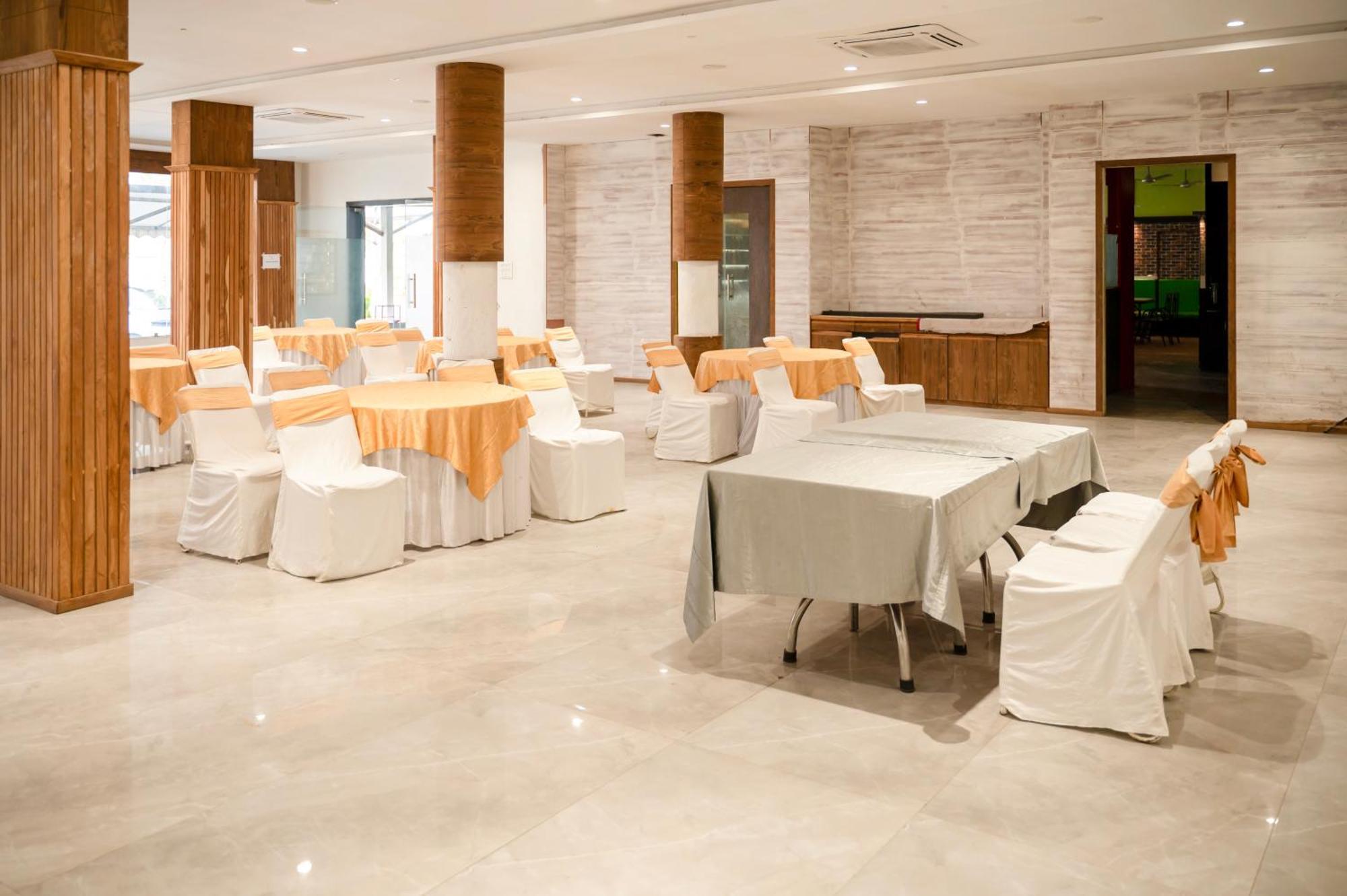 Hotel Manaal Akolia Exterior photo